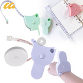 Automātiskās teleskopiskās mērlentes korpusa mērlentes šūšanas lineāls Centimetra lentes ķermeņa mērītāja elastīgajiem mērlentes mērinstrumentiem