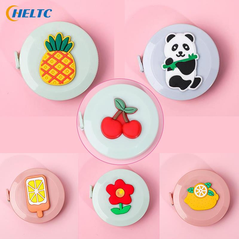 1,5 m prenosné zaťahovacie pravítko s mini zvieratami, ovocím a zeleninou, vzorom, detskou výškou, centimetrom a palcom na meranie tela