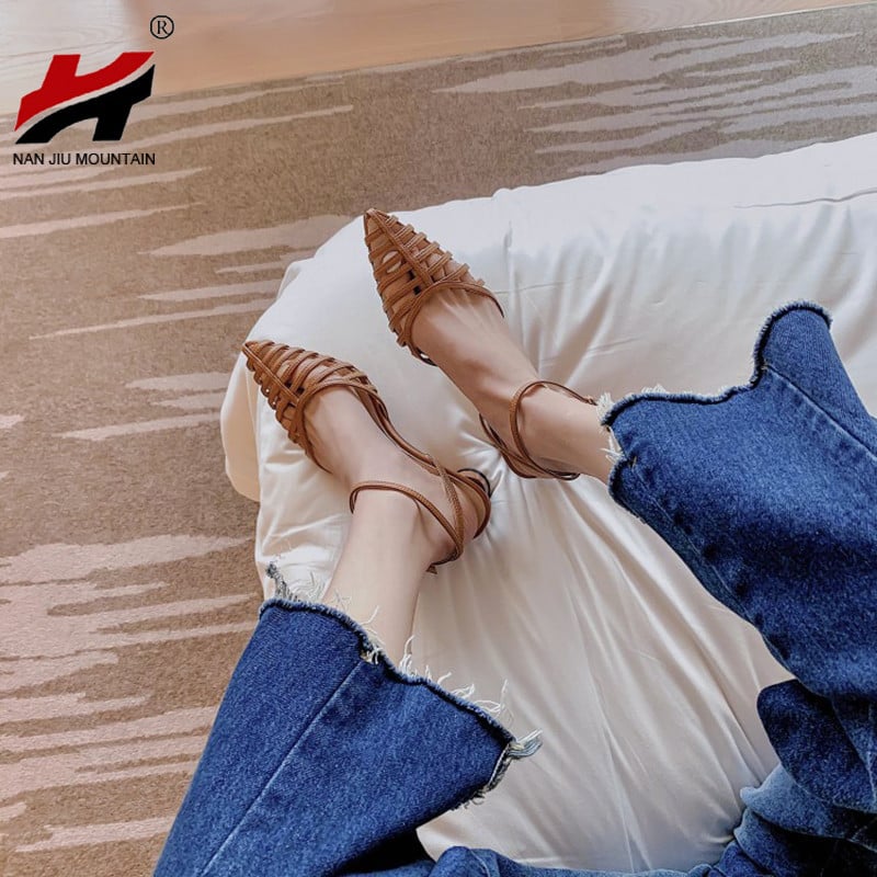 2022 nyári női szandálok, magassarkú hegyes orrú, vájt orrú női cipők egyszerű retro szandálok női egyszínű