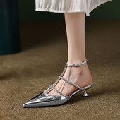 Jaunas sieviešu sandales Šķembu kāzu kurpes ar smailu purngalu T siksnu pumpas Bling Crystal šauras joslas gladiatora sandales vasaras apavi 1329N