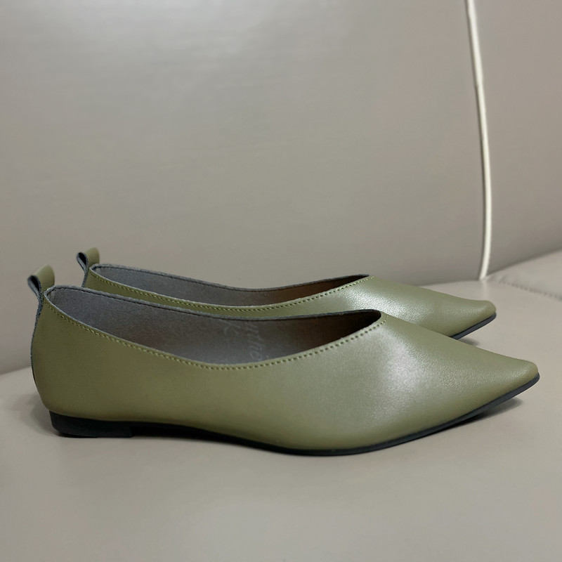 33 Suvised lamedad jalatsid terava varbaga, nahast naiste jalatsid, pehmed retro-teravad madala suuga naiste tööjalatsid, suur suurus 44 45