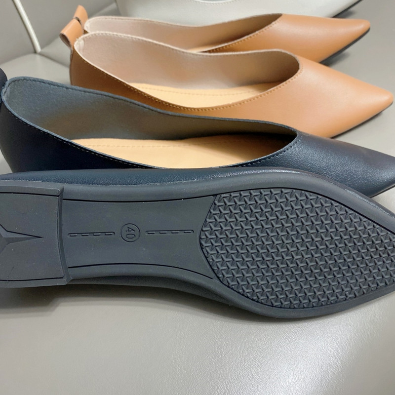 33 Suvised lamedad jalatsid terava varbaga, nahast naiste jalatsid, pehmed retro-teravad madala suuga naiste tööjalatsid, suur suurus 44 45