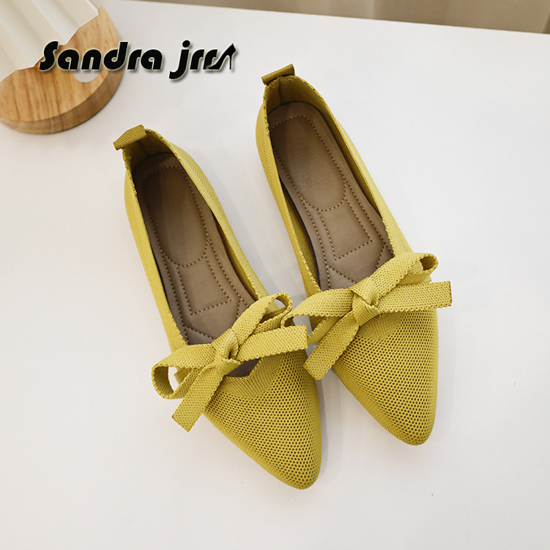 2023. aasta kevadsuvi Naised koovad balletikingad, terava varbaga libisevad jalanõud naistele, vibukaunistusega mokassiinkingad