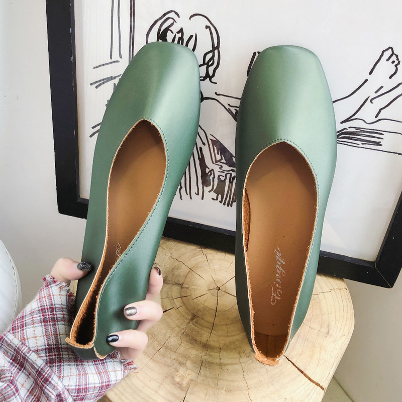 Moteriški vienodi batai, moteriški 2023 m. pavasario viskas didelio dydžio madingi kvadratiniai batai su kaušeliu