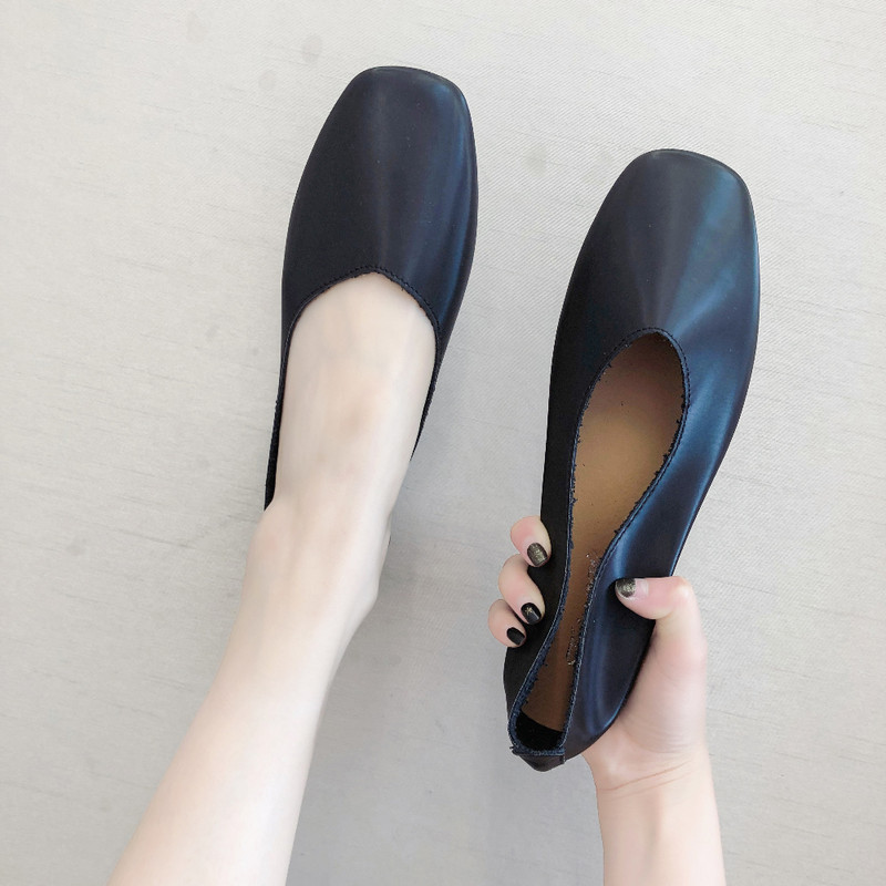 Moteriški vienodi batai, moteriški 2023 m. pavasario viskas didelio dydžio madingi kvadratiniai batai su kaušeliu