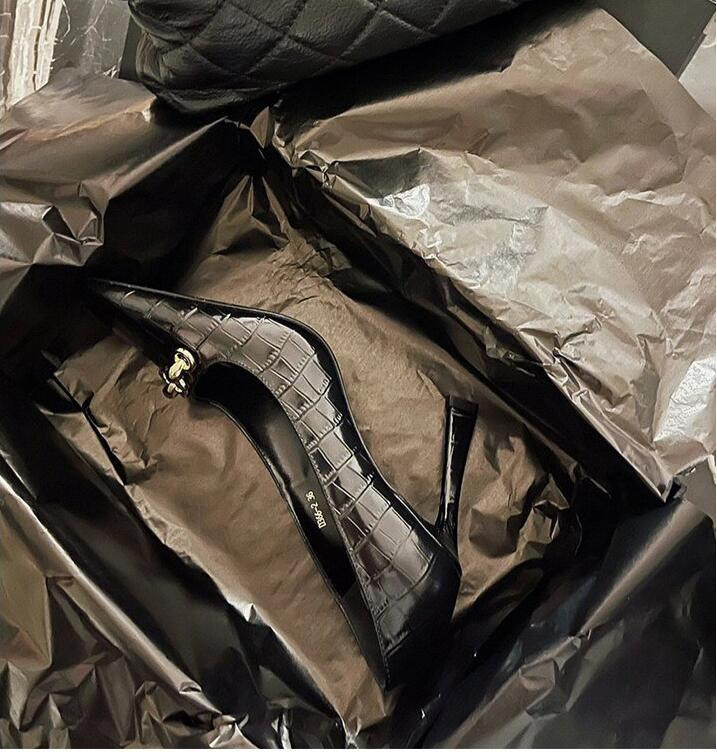 Ikdienas dizainers Seksīgas dāmu modes sieviešu apavi melni lakādas smaili purngalu augstpapēžu kurpes ballīšu kurpes