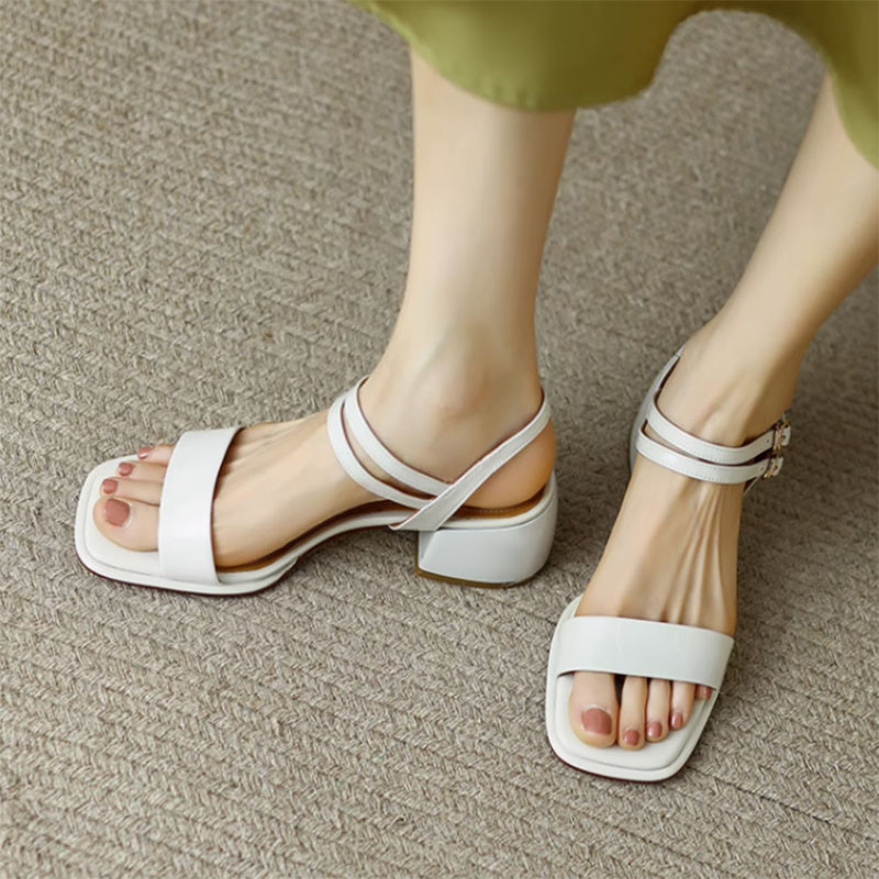 Új női szandál dupla csatos Designer Cipők Fekete Keskeny sáv Középsarkú Ruha Cipők Nyári Sandalias mujer Fehér Piros 1317N