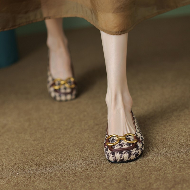 Jauni sieviešu dzīvokļi Laivu apavi Plaidi Suide Slip on Flat Shoes Metāla loafers kostīmi Tvīda dizaineru apavi sieviešu rudens 9991C