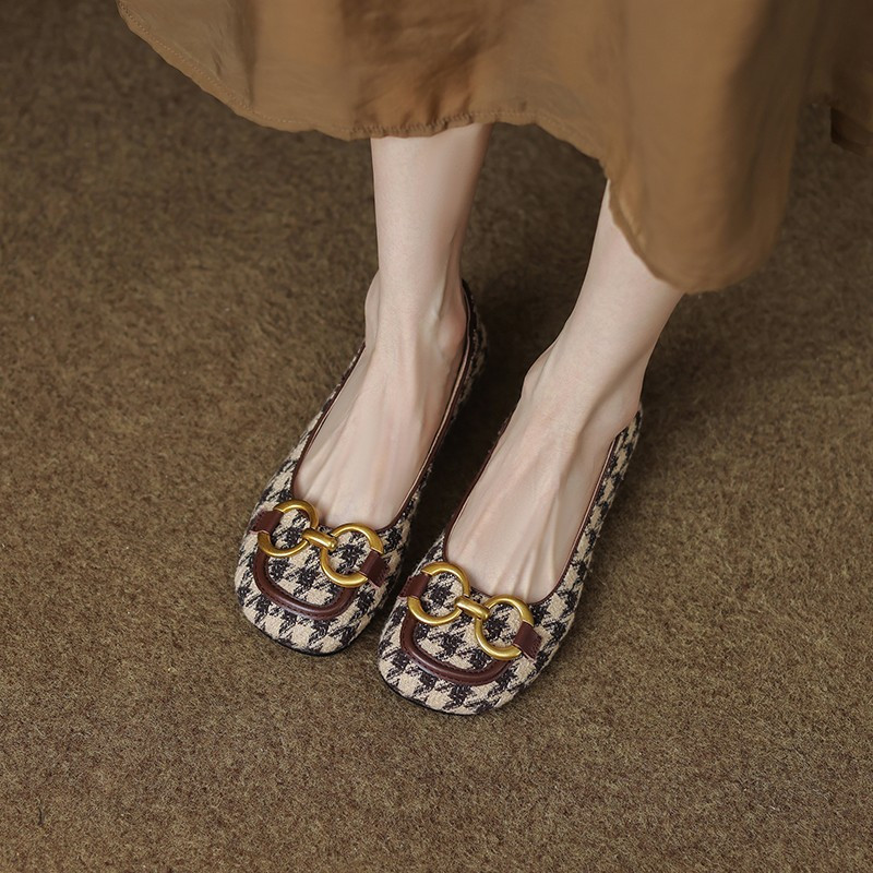 Jauni sieviešu dzīvokļi Laivu apavi Plaidi Suide Slip on Flat Shoes Metāla loafers kostīmi Tvīda dizaineru apavi sieviešu rudens 9991C