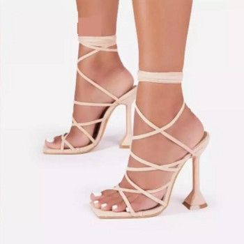2022 г. Големи размери Летни секси дамски сандали с квадратни пръсти Шипове на ток Кръстосано вързани парти обувки с високи токчета Помпи Zapatillas Mujer
