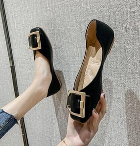 Pantofi plati pentru femei, primăvară/toamnă 2023, pantofi de lucru din piele moale, coreeană, cu cataramă metalică, pantofi cu slip-on, pantofi de barcă de dimensiuni mari.