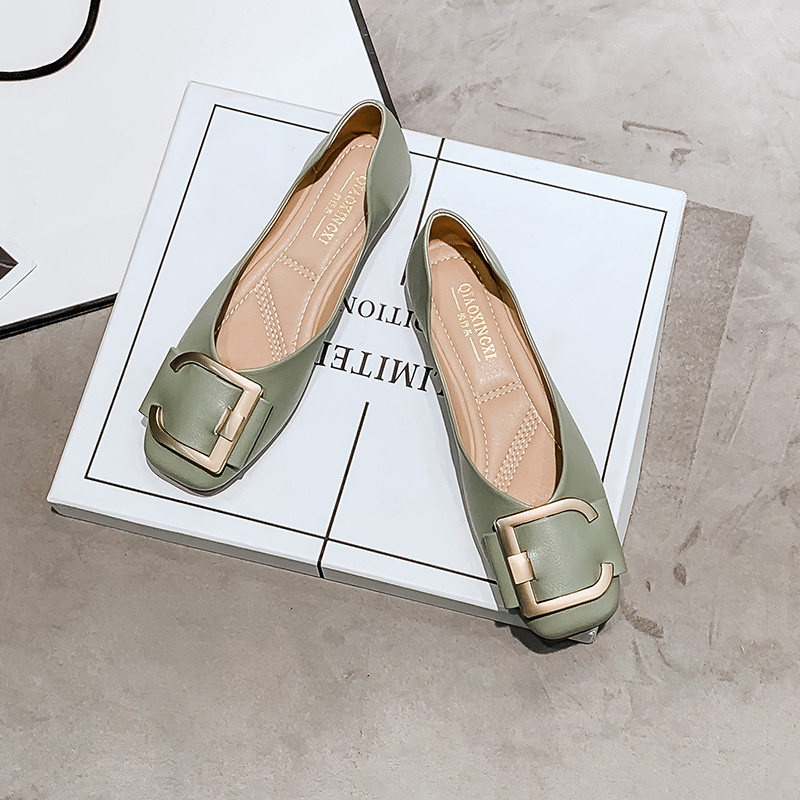Pantofi plati pentru femei, primăvară/toamnă 2023, pantofi de lucru din piele moale, coreeană, cu cataramă metalică, pantofi cu slip-on, pantofi de barcă de dimensiuni mari.