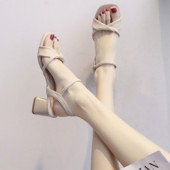 2022. aasta suvejalatsid Mood vabaaja naiste Retro elastne riba Mugavad sandaalid Ümar kontsad Pruunid nahast vintage naiste sandaalid