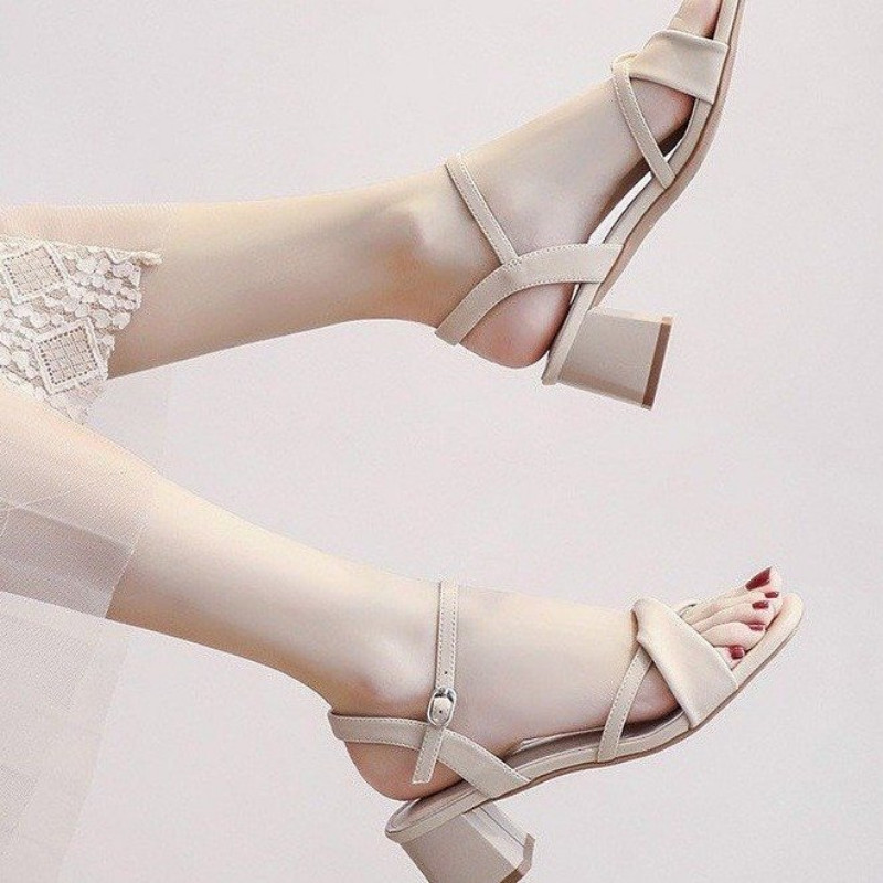2022. aasta suvejalatsid Mood vabaaja naiste Retro elastne riba Mugavad sandaalid Ümar kontsad Pruunid nahast vintage naiste sandaalid