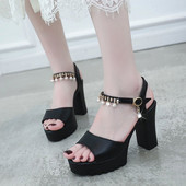 2022 Fashion Summer γυναικεία σανδάλια Ψηλοτάκουνα γυναικεία παπούτσια Crystal Pearl Word με τετράγωνη ρίζα ασπρόμαυρα σανδάλια35-40