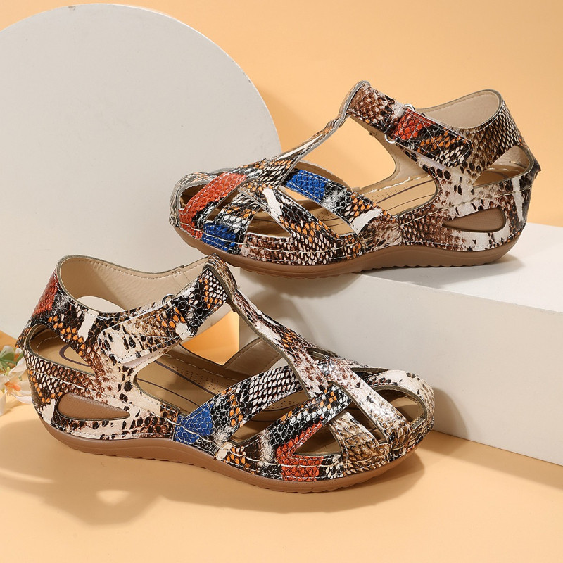 Sieviešu vasaras sandales šauras joslas vintage kvadrātveida purngala augsti papēži krusteniskas siksnas sandales sieviešu V formas dizaina apavi sievietēm