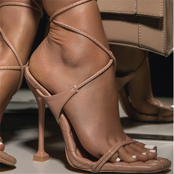 2022 Лято Нова мода щипка тясна лента Дамски гладиаторски сандали обувки Дамски квадратни отворени пръсти с катарама на глезена Стилетни токчета