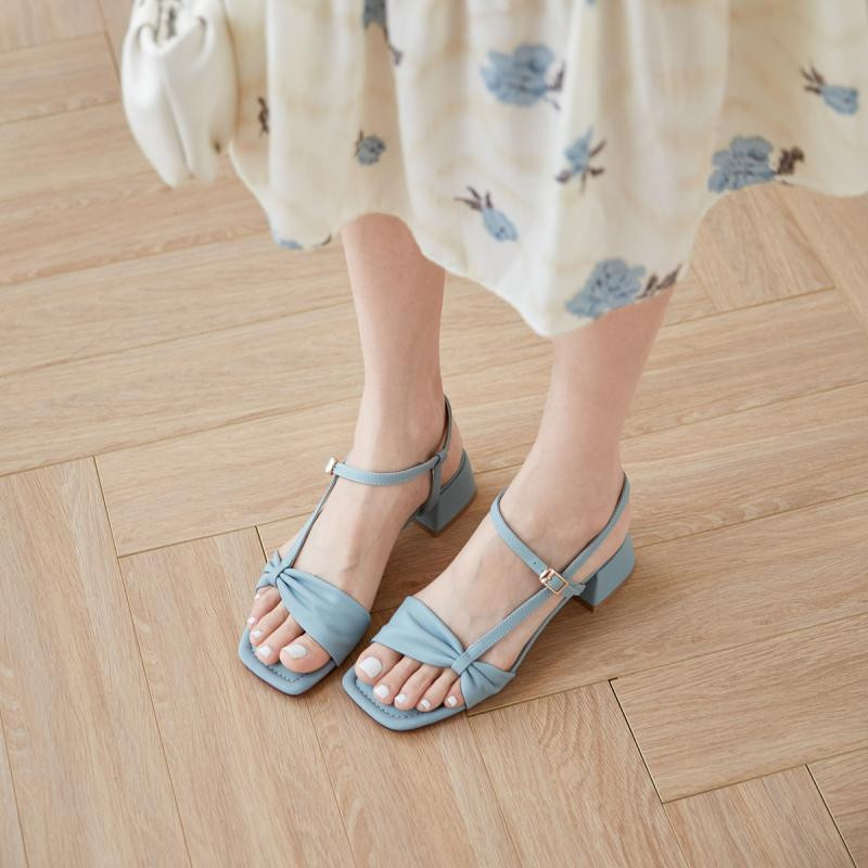 2022. g. sieviešu sandales Vasaras kvadrātveida purngals, biezs, vidējs papēdis, muguras siksna Bukle Sieviešu apavi Modes Solīdi Brīvā laika īsi Sieviešu apavi