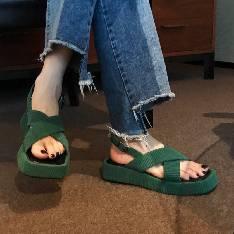 Uus trend, vabaaja platvorm, lamedad sandaalid kingad Naiste mood, suvi 2023 Disainer Mugavad seljad jalutuskärud, naisterahvas