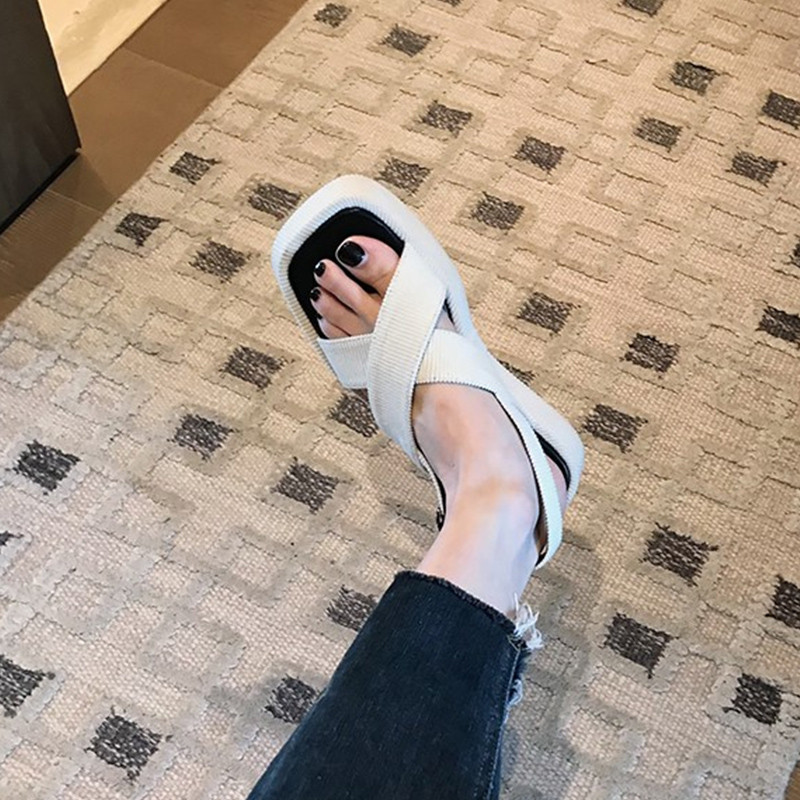 Uus trend, vabaaja platvorm, lamedad sandaalid kingad Naiste mood, suvi 2023 Disainer Mugavad seljad jalutuskärud, naisterahvas