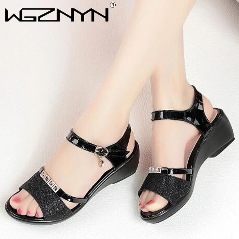 2022 Wedges szandálok női szandálok Golden Platform női szandálok női szandálok anya szandálok nagy méretű 41 alacsony sarkú szandálok