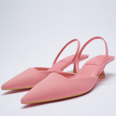 2023. g. Jauni sieviešu apavi ar smailiem purngaliem, sekla, rozā rombveida kurpes sievietēm ar zemu papēžu muguru ar siksnām