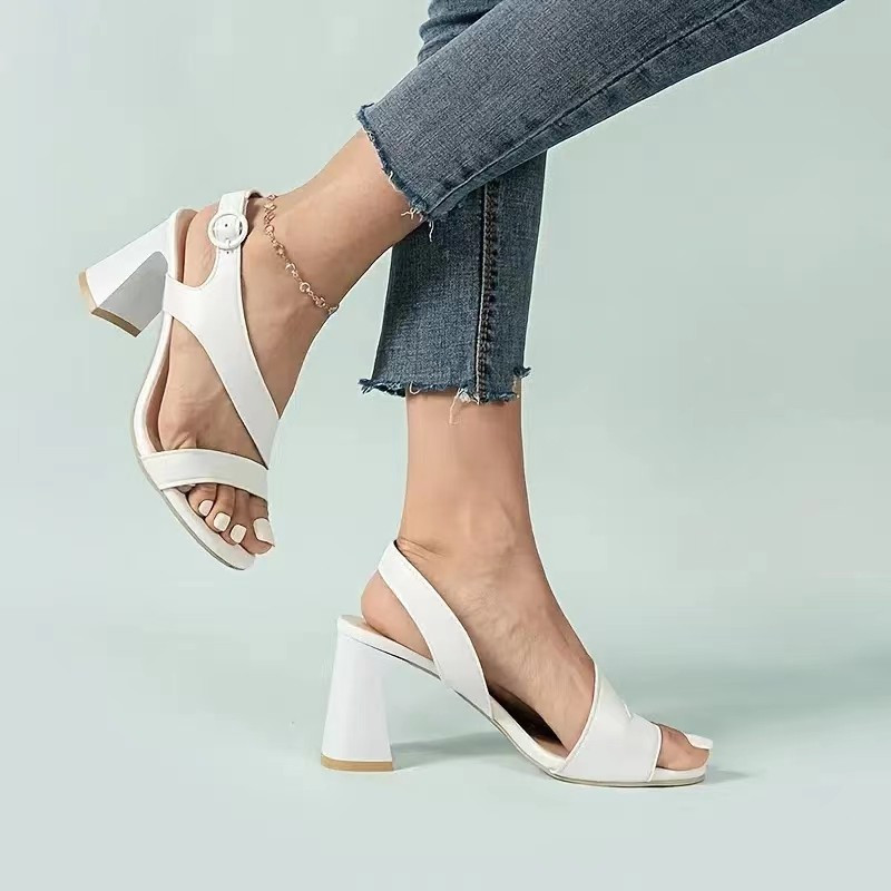 2023-as divatos női nyári szabadalmaztatott szandálok szexi nyitott orrú halszáj magassarkú női participő női papucs