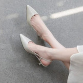 35–40 naiste kingad Baotou sandaalid suvised terava ninaga keskkontsaga peokingad 2022. aasta uued naiste moekad nahast õhukesed kontsad sandaal beež