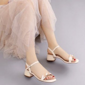 2022 m. vasaros naujos mados elegantiškos moteriškos basutės aukštakulniai prancūziški romantiško stiliaus kvadratiniai pirštai atviri moteriški batai pasakiško stiliaus