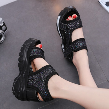 2022 Дамски кожени римски спортни сандали Летни дамски обувки на ток Модни ежедневни сандали на платформа Дамски високи токчета Обувки на танкетка