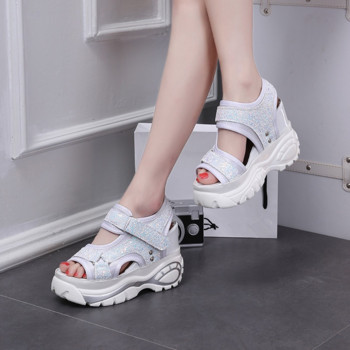 2022 Дамски кожени римски спортни сандали Летни дамски обувки на ток Модни ежедневни сандали на платформа Дамски високи токчета Обувки на танкетка