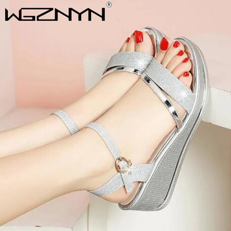 Σανδάλια Γυναικεία Νέα ψηλοτάκουνα επώνυμα παπούτσια Πολυτελή γυναικεία σανδάλια Νεωτερισμοί 2022 πόρπη στρας παχιά με χρυσό στόμα ψαριού