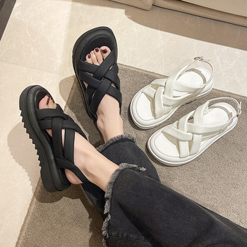 2023 Летни сандали на платформа Дамски корейски ежедневни плоски плажни обувки Дамски спортни дебели подметки Модни дамски обувки Сандалии