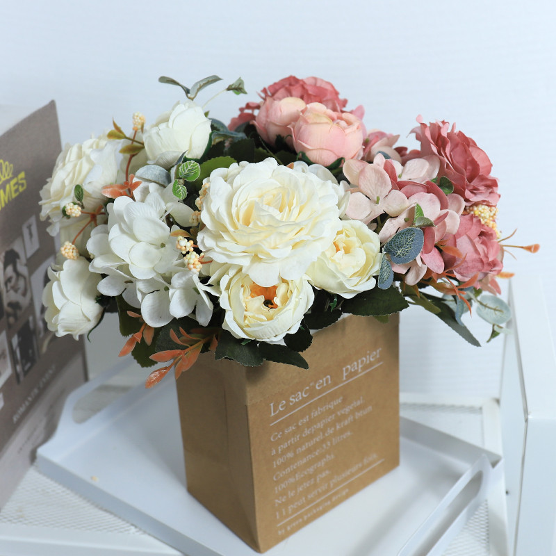 Flori artificiale Buchet de trandafiri din mătase retro Hortensie Bujor Mireasa de epocă ținând floare falsă Accesorii pentru decorarea nunții de acasă