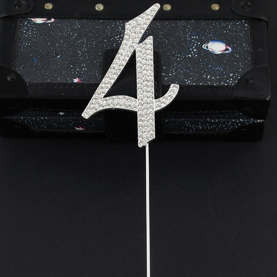 1 бр. Нова бляскава сплав със кристали със златни и сребърни номера Топери за торти Baby Shower Декорация за рожден ден Сватбени цифрови торти Декор