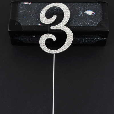 1 бр. Нова бляскава сплав със кристали със златни и сребърни номера Топери за торти Baby Shower Декорация за рожден ден Сватбени цифрови торти Декор