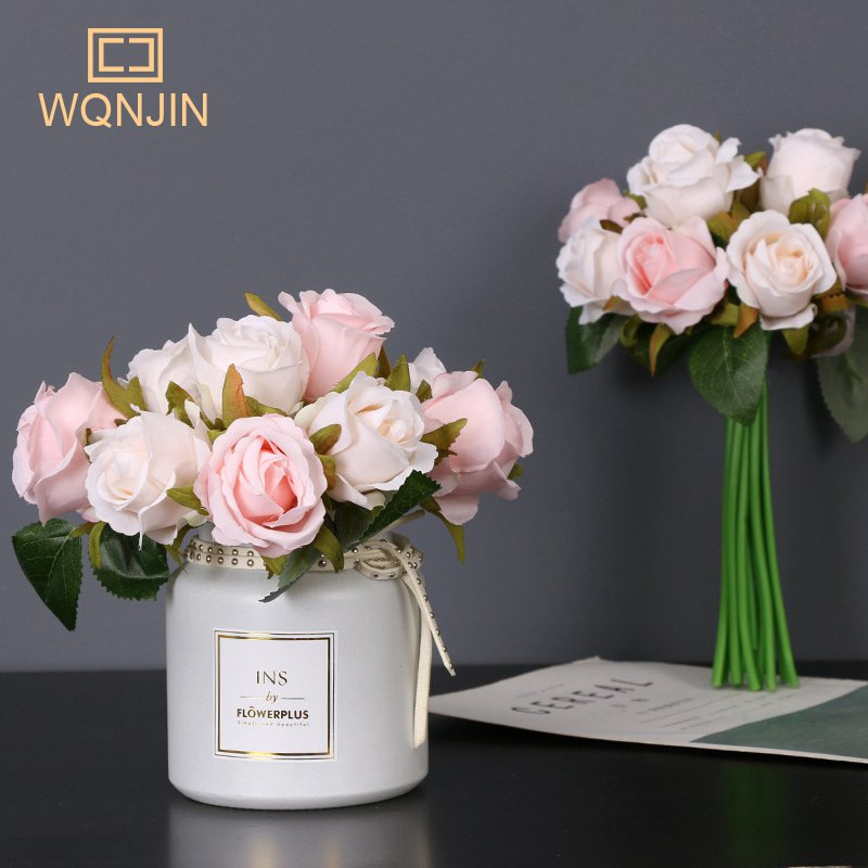 12gab Sarkanas mākslīgā zīda rozes ziedu pušķis kāzu līgavai turot mājās viltotus baltos ziedus, lēti mājas galda dekorēšanai