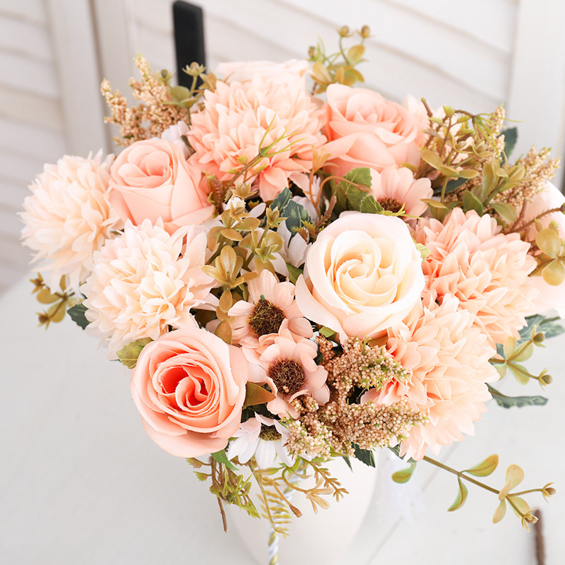 Rudens zīda mākslīgie ziedi Rožu kāzu mājas dekorēšana Augstas kvalitātes margrietiņu pušķis Ziemassvētku balle Viesnīcas ziedu kompozīcija