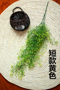 Dirbtinių gėlių rotango netikrų augalų vynmedžių dekoravimas ant sienos pakabinamos rožės gėlių stygos namų vestuvių vakarėlio fono dekoravimas