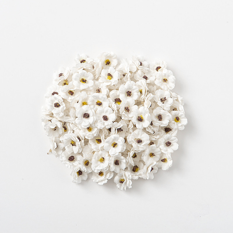 100 vienetų kalėdinės 3 cm margainės gėlės galvutės dirbtinės gėlės vestuvių vakarėlis Kalėdinis namų dekoravimas amatas netikrų gėlių dekoras