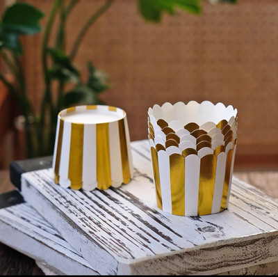 10 gab mirdzoša liela folija Cupcake papīrs Turētāji kāzu dekorācijas Iesaiņojums Iesaiņojums kūkas kaste Mafins papīrs turētāji folija zelta cupcake