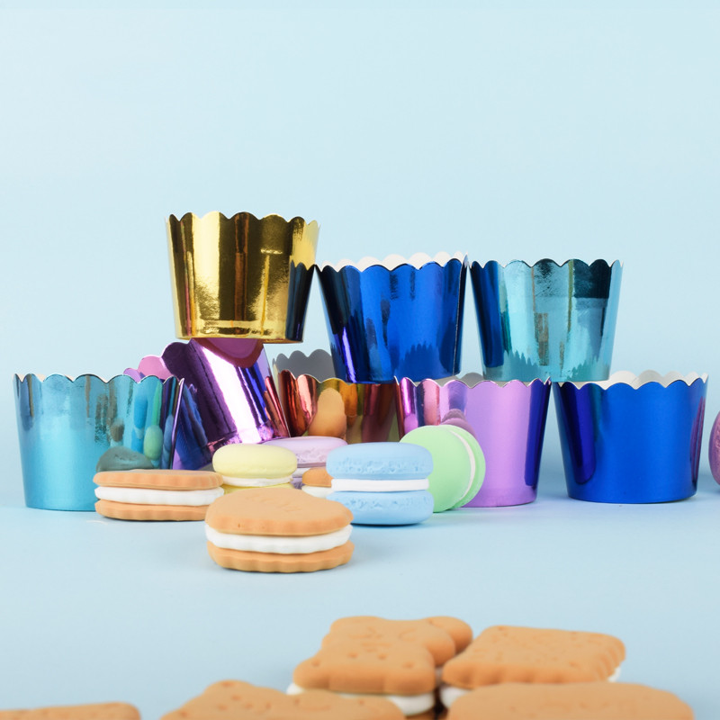10 gab mirdzoša liela folija Cupcake papīrs Turētāji kāzu dekorācijas Iesaiņojums Iesaiņojums kūkas kaste Mafins papīrs turētāji folija zelta cupcake