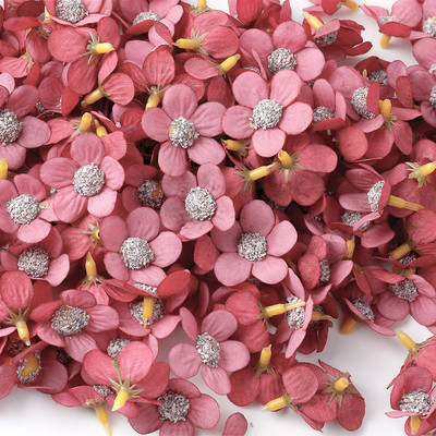 50db százszorszép művirág fejek Scrapbookhoz Diy cukorkadoboz esküvői parti lakberendezési kézzel készített karácsonyi koszorú selyem A0144