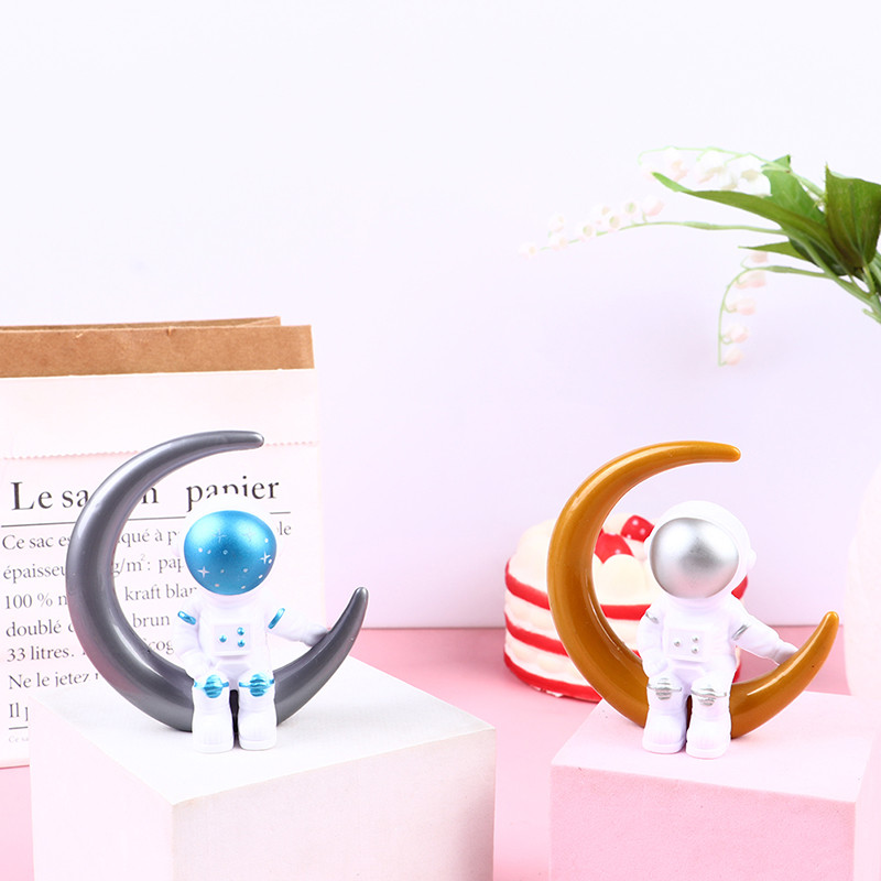 1vnt Kosmoso astronauto gimtadienio torto dekoravimas Vaikų plastikinis planetos erdvėlaivis Vienerių metų įjungiamas gimtadienio torto papuošimas