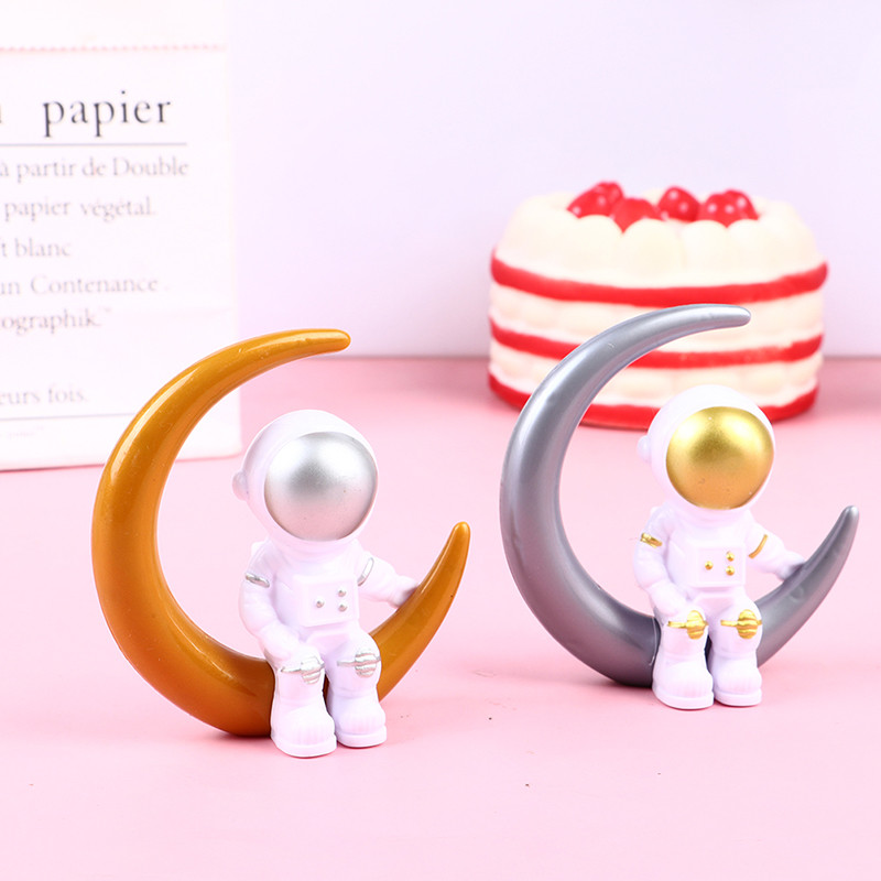 1vnt Kosmoso astronauto gimtadienio torto dekoravimas Vaikų plastikinis planetos erdvėlaivis Vienerių metų įjungiamas gimtadienio torto papuošimas