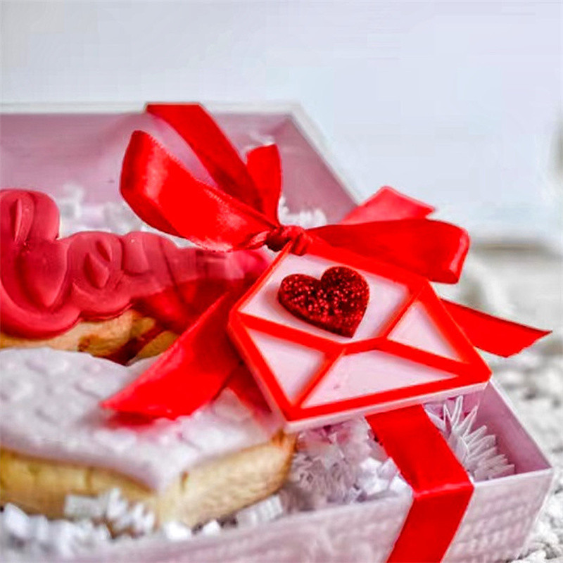 10db Akril Cupcake Topper Arany Piros Szív Boríték Tortafedő Esküvői Valentin-napi desszertparti DIY tortadíszítő eszközök