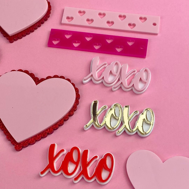 10db Akril Cupcake Topper Arany Piros Szív Boríték Tortafedő Esküvői Valentin-napi desszertparti DIY tortadíszítő eszközök