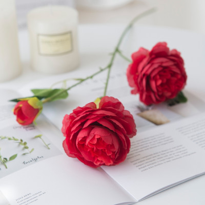 3 pead Kunstlilled Siidpojeng Jõulukaunistused Vaasid Koduaksessuaaridele Pulmadekoratiivsed Lilled Pruudikimp