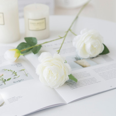 3 pead Kunstlilled Siidpojeng Jõulukaunistused Vaasid Koduaksessuaaridele Pulmadekoratiivsed Lilled Pruudikimp