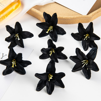 50PC 8CM Τεχνητά λουλούδια για Scrapbooking Silk Lily Δώρα DIY Μπομπονιέρα Γάμος Κήπος Τριαντάφυλλο Αψίδα Διακόσμηση σπιτιού Χριστουγεννιάτικο στεφάνι